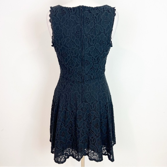 CITY STUDIO BLACK EYELET LACE SLEEVELESS FIT AND FLARE DRESS WOMENS SZ 11 - Picture 3 of 5